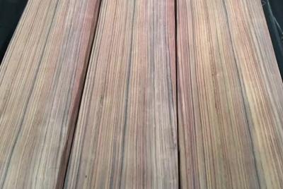 China Sonokeling Naturholz Veneer Boden Die perfekte Mischung aus Schönheit und Langlebigkeit zu verkaufen