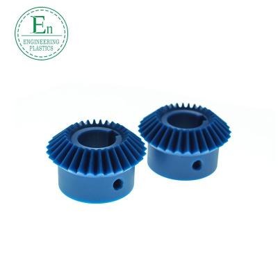 China Uno mismo plástico de nylon del estante de engranaje del CNC que muele PA66 Mc que lubrica el material plástico de los engranajes en venta