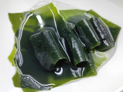 Chine Délicieux Wakame biologique: texture délicate, vert luxuriant, parfait pour les vinaigrettes et les salades maison à vendre