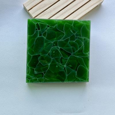 China Aplicaciones versátiles Paneles de vidrio de jade para diseño de interiores Espacios comerciales y proyectos arquitectónicos en venta