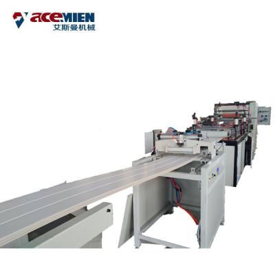 China painel de teto do PVC de 200mm 400mm que faz o quadrado do retângulo da máquina almofadar a forma à venda