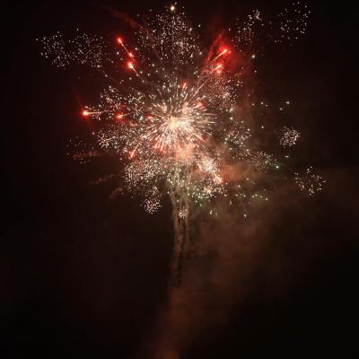 Cina Fabbrica Liuyang Fireworks personalizzati F2 Torta Diretto Cina Import CE Wholesale Fireworks Torta Outdoor Per Celebrazione in vendita