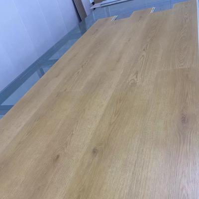 China Modern Embossed Scratch Resistant SPC Flooring Formaldehyde Loop Free Interlocking Solid Wood Flooring Environment Friendly for sale