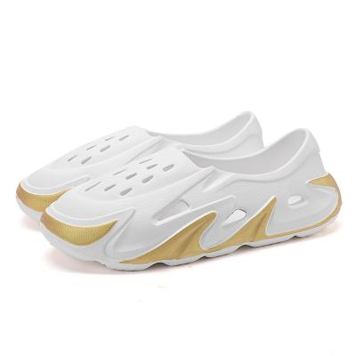China Fashion Trend Hot Selling Comfortable Hole Shoes EVA Garden Shoes Sandals for sale
