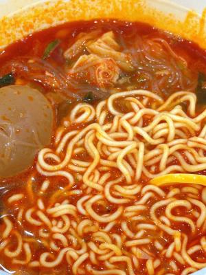 China Método de cozimento de água fervente de macarrão instantâneo seco misturado à venda