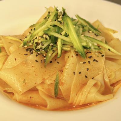 China 1 ano de validade Noodles não fritos Noodles largos com ingredientes frescos à venda