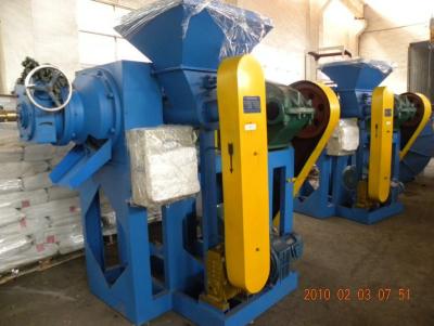 China Kruimel Rubbermolen voor Afvalband Recyclingslijn met Waterkoelingspijpen Te koop