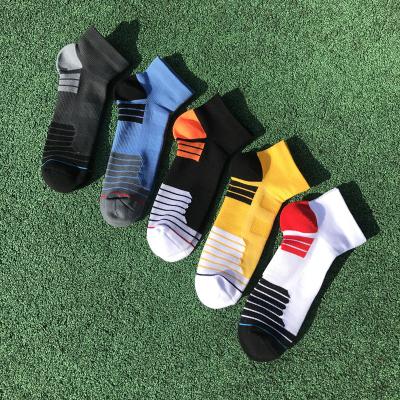 China Striped Athletic Actions Outdoor Sports Knocks Running Logo Design Customizable Low Cut Ankle Basketball Compression Socks for sale