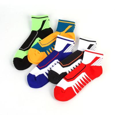 China Athletic Running Men Crew Outdoor Sports Compression Socks Logo Design Customizable Running Fitness Athletic Socks for sale