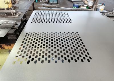 China 2mm Loch-Durchmesserlänge 2m Metallperforiertes Blatt für Sprecher zu verkaufen