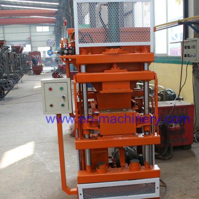 China Máquina de fatura de tijolo de bloqueio manual 1-10 máquinas do bloco de Mortarless com misturador à venda