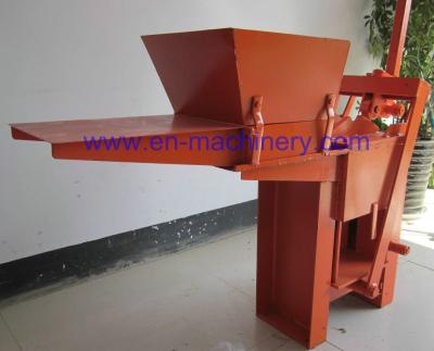 China Baixo custo para construir o bloco manual da máquina de pressão do tijolo da argila da casa 2-40 que faz a máquina à venda