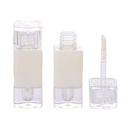 China Witte diamant 2,6 ml lipglazuur buis met borstel, kleur kan worden aangepast Te koop