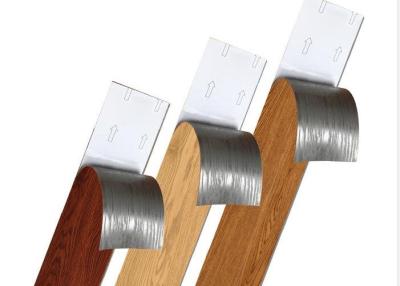 China O projeto de construção usa a camada 2.0mm casca do desgaste de 0.07mm e o revestimento de madeira das pranchas do vinil da vara à venda