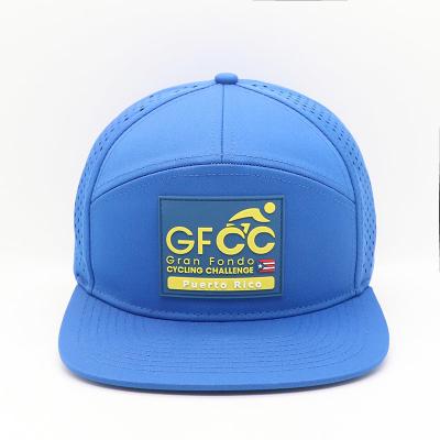 Chine 7 Panneau de découpe laser trou Snapback bonnet avec patch en caoutchouc conception personnalisée imperméable à l'eau à vendre
