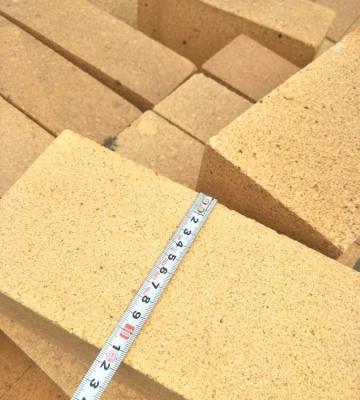 China Lightweight Fire Clay insulating Bricks Backing Kiln Door Lining Bricks Zhengzhou for sale