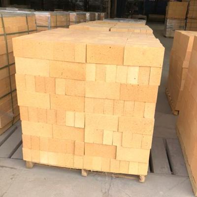 China Backing Kiln Door Lining Bricks Zhengzhou Lightweight Fire Clay Insulating Bricks for sale