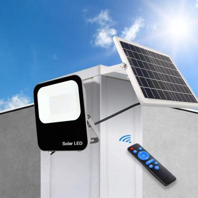 China No Flicker LED Solar Flood Light 30W 60W Multifunctional 170LM/W for sale