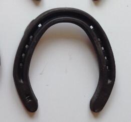 China O pé do cavalo da cunha calça as ferraduras de aço 141×142×8mm à venda