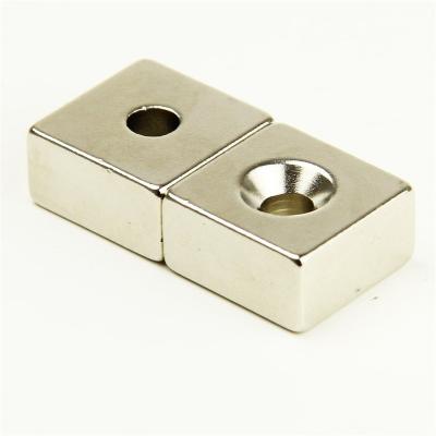China Industrial Magnet Box Neodymium Magnets With Holes Countersunk Steel Furniture Head Magnet Door Magnets for sale