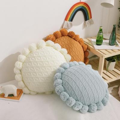 China 2021 Viable Hot Tour Ball Handmade Pompom Ball Cushion Travel Pillow Soft Pompom Cushion for sale