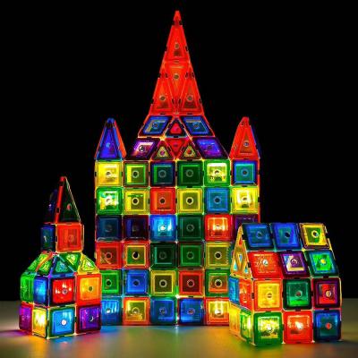 China Chinese Wholesale Window Castle Magnetic Builders Set Building Toy for Children for sale
