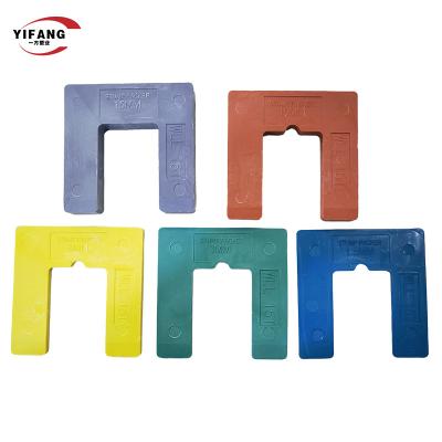 China 90x90 Stump Waterproofing Plastic Packers Window Horseshoe Packers Shim Plastic Packer for Window Stump Waterproofing Materials for sale