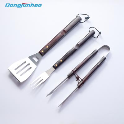 China 3pcs Easily Cleaned GRILL Outdoor Cooking Tools Grill Accessories Slotted Turner Fork Tongs Set in Wooden Handle for sale