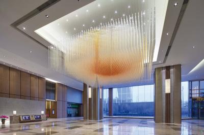 China Grote niet-standaard Engineering Custom Mall Lobby Water Sales Department Club Villa Crystal Strip kandelaars Te koop