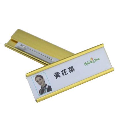 China Goldleere Wiederverwendbare Namensschilder Krankenschwester Namensschild mit Sicherheitsnadel Groß- oder Einzelhandel zu verkaufen