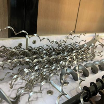 China Gemakkelijk te bedienen schroefconveyor zware spiraalconveyorblad van mangaanstaal roestvrij staal Constructie / mijnbouw overdracht apparatuur onderdelen Te koop