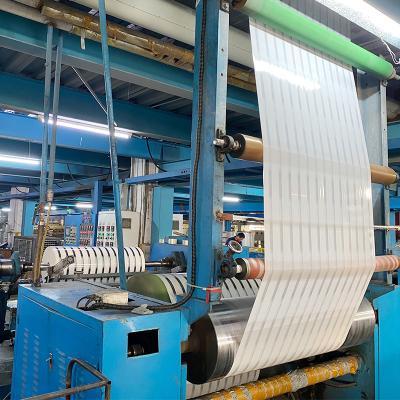 China Transparante gele verkoop industriële kleefband voor verzendverpakkingen Jumbo rollen Te koop