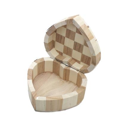 China CLASSIC Solid wood flower heart shaped jewelry box Necklace ring storage box Love creative wooden box for sale