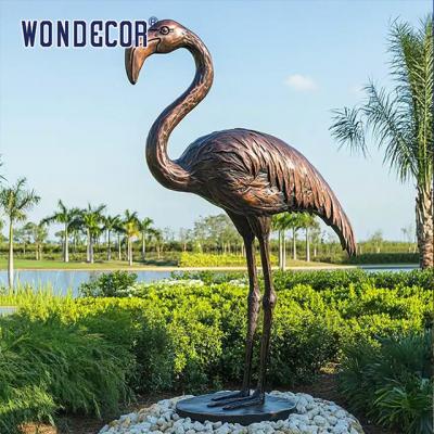 China Garden Flamingo Statues In Bronze Perfect For Outdoor Decor for sale