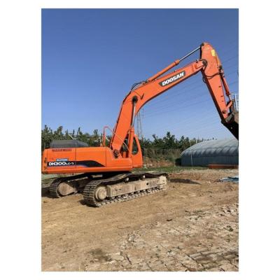 China Factory wholesale cheap selling second-hand excavator Doosan DX300LC-7 large tracked excavator for large-scale projects 0.73-1.55m ³ for sale