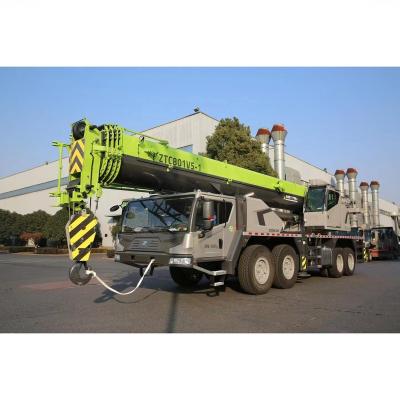 China ZOOMLION TRUCK CRANE High Property Hydraulic Lifting Crane 80 Tons ZTC801V562 for sale