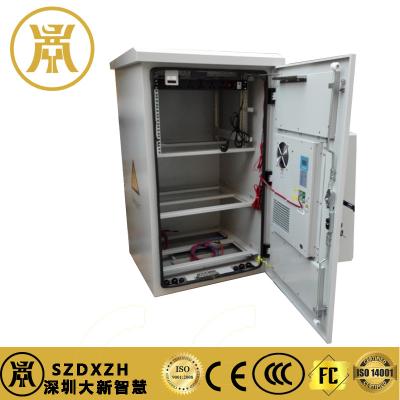 China Anti-Theft Pole Mount Outdoor Telecom Cabinet For Equipment And Battery for sale
