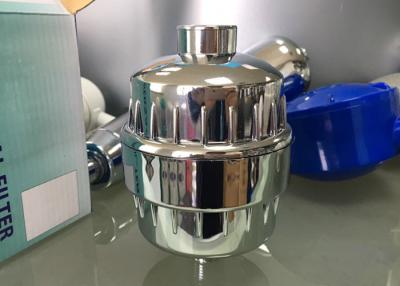 Chine Le filtre universel à haute production de chlore de pommeau de douche épurent la finition plaquée par Chrome de l'eau à vendre