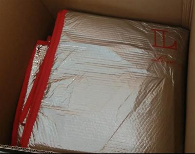 China Custom Euro Pallet Cover Aluminum Foil Bubble Insulation Keep Cool For Transportation Storing for sale