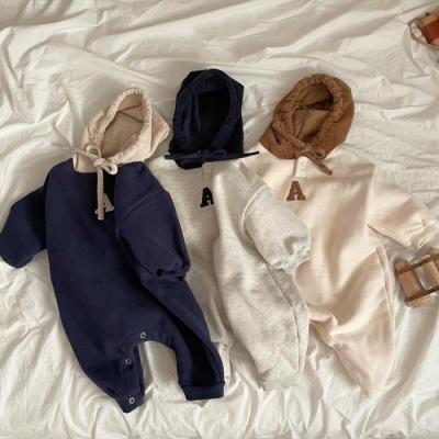 China Spandex / Polyester Sell Well New Type Oem New Born Baby Rompers Set Cotton Linen Baby Clothes Unisex Fashion New Design Printed Baby Onesie for sale