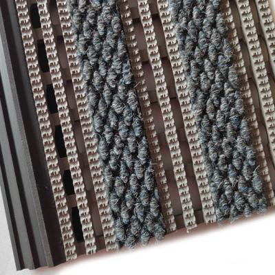 China Heavy Duty Anti Slip Safety Floor Mat PVC Grid Carpet For Entryway 120 CM X 10 M for sale