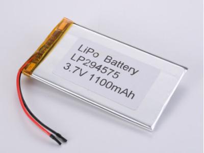 Китай LP294575 3.7V 1100MHA литий-ионные батареи производители Квадратные литий-полимерные батареи с скоростью разряда Да и защитой от перезарядки в четкой квадратной форме продается