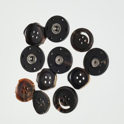 China Sustainable Wholesale manufacturer factory price custom size and logo metal snap horn button for sale