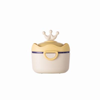 China BPA Free Small Baby Food Storage Formula Milk Powder Dispenser Box With Spoon BPA Free Plastic Milk Powder Storage Container Powder Box for sale