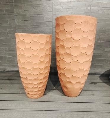 China Round Fiber Clay Planter in Modern Style 7-8 Years Indoor Life Time and Weather-Resistant for sale