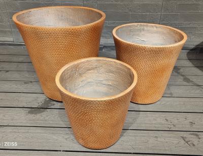 China Texture Surface Fiberclay Planter for Elegant and Functional Outdoor Planting for sale