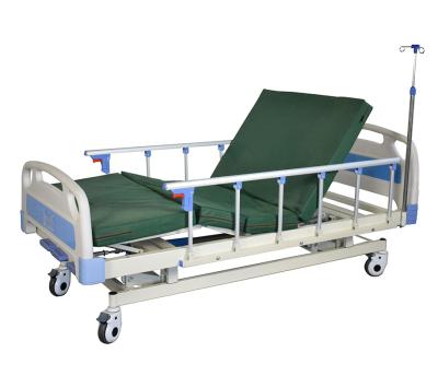 China Hospital or hotel high quality three crank cheap manual hospital bed with pp headboard for sale