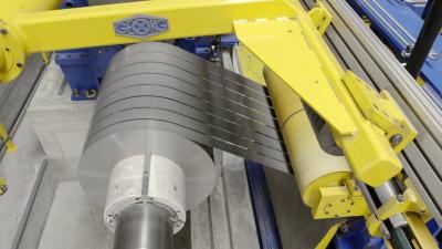 China JIS G3321 / ASTM A792M G90 G550 G350 Zinkbeschichtung Galvanisierter Stahlspaltstreifen / Gi Schmale Spirale Seefahrer Exportpaket zu verkaufen