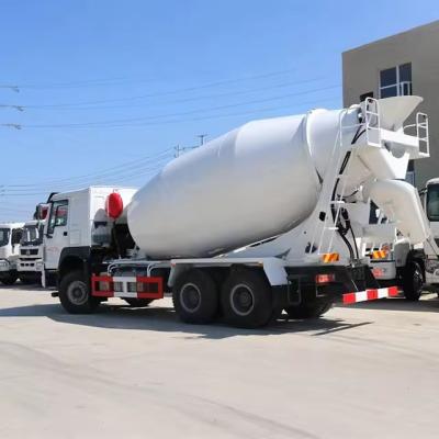 China Camión mezclador de hormigón de construcción con componente de motor central en venta