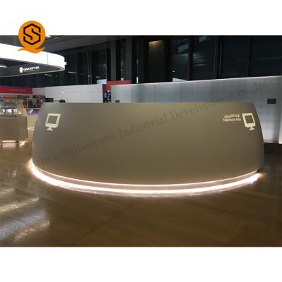 China Da mobília do diodo emissor de luz mesa de recepção de superfície contínua acrílica do círculo semi à venda